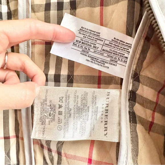 Burberry Quilted Zipped Barn Jacket - Picture 7 of 7